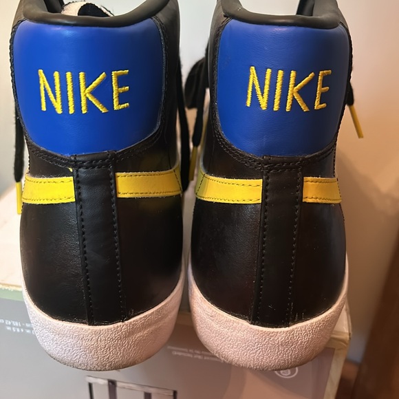 - Nike Blazer Mid Peace, Love and Basketball - Picture 3 of 4